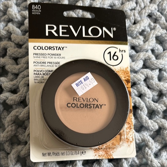 Revlon ColorStay Pressed Powder - Medium - Picture 1 of 3